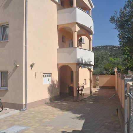 Apartments Antonija - Fitness Vinišće 외부 사진