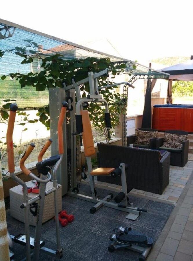 Apartments Antonija - Fitness Vinišće 외부 사진